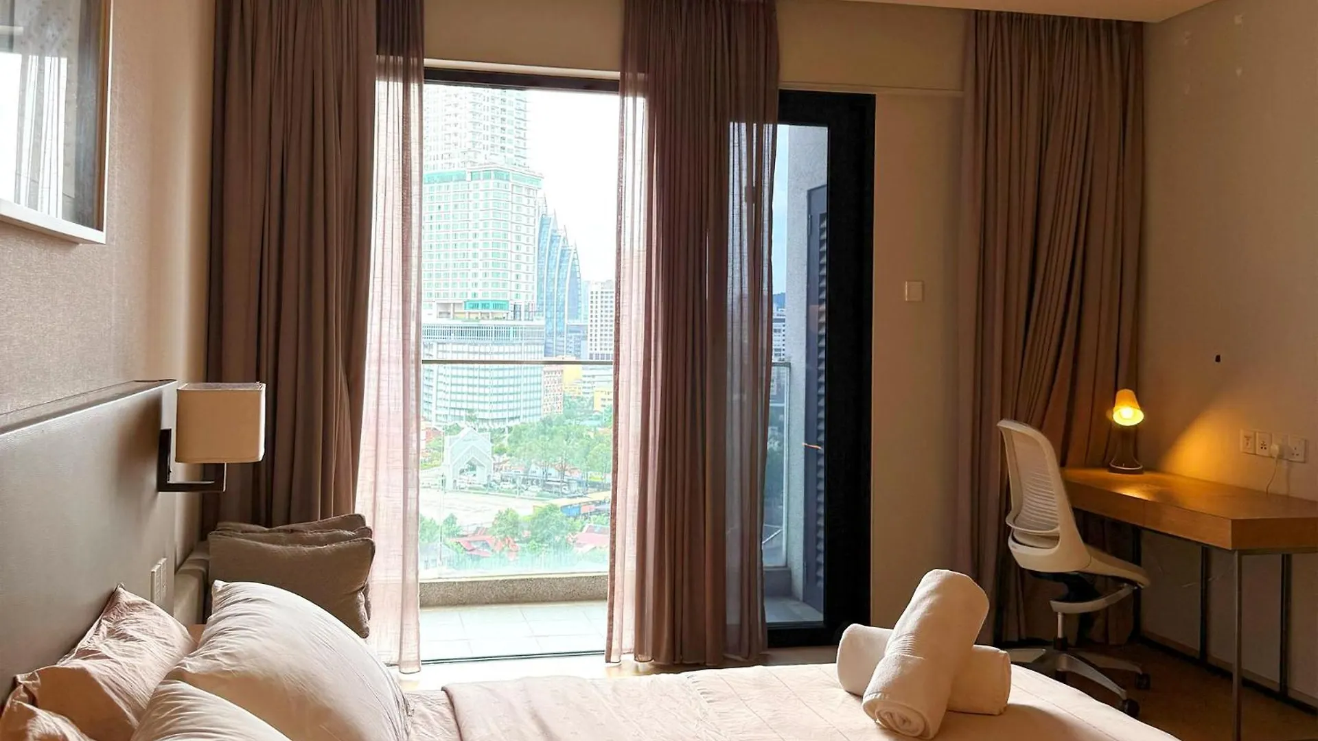 188 Suites Klcc Hotel With Bathtub In Kl Kuala Lumpur
